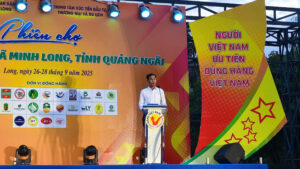 Phiên chợ hàng Việt về MInh Long
