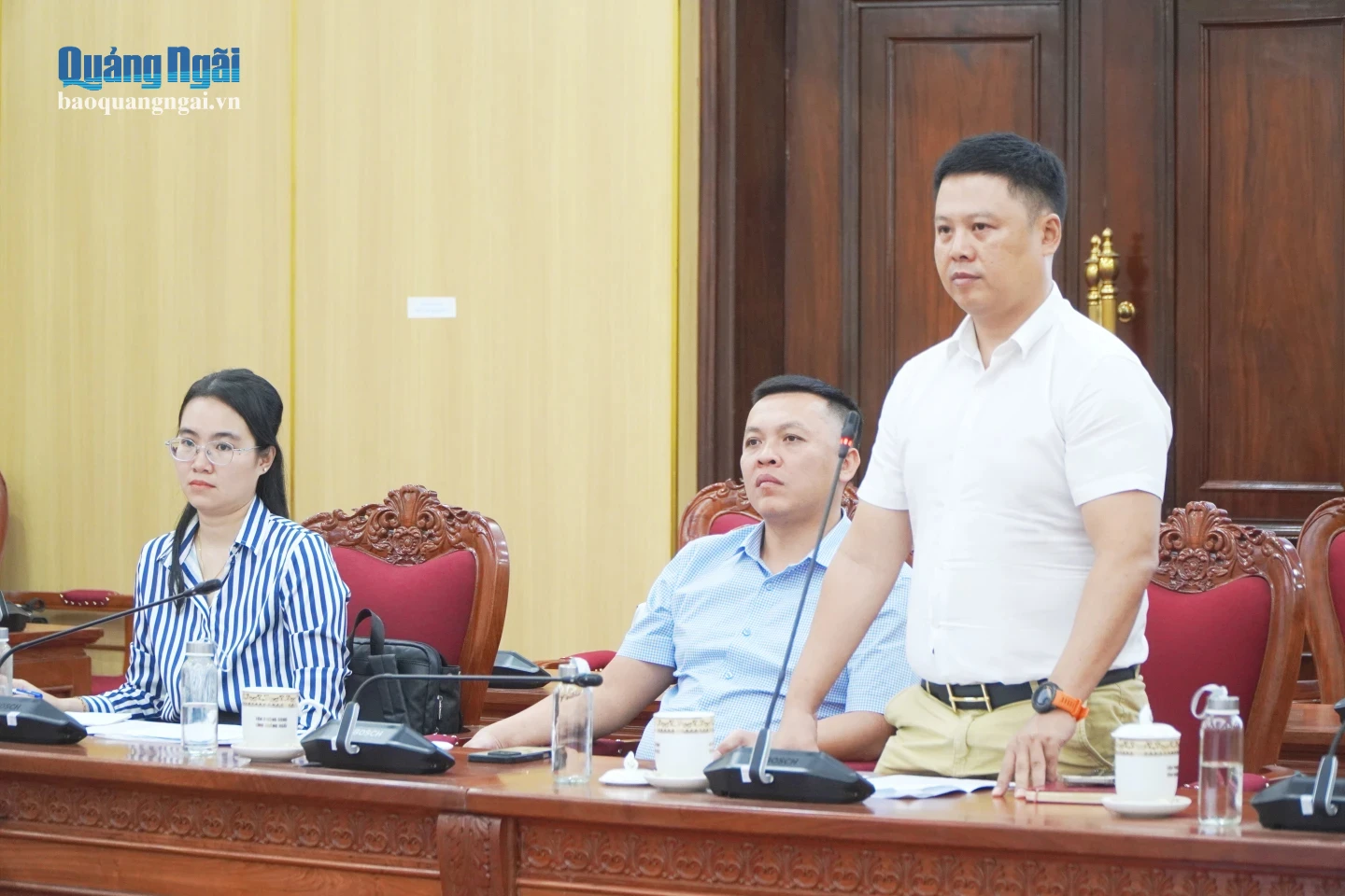 Nhà đầu tư dự án Cụm công nghiệp Hành Đức - Hành Minh tham gia ý kiến tại buổi làm việc.